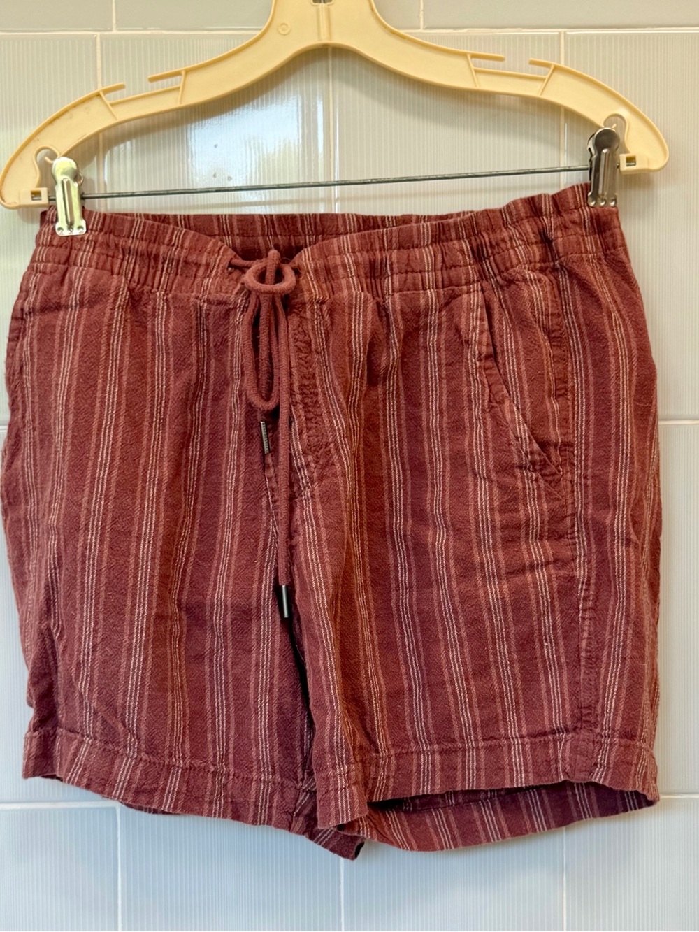 Aeropostale Men's Rust Red Striped Drawstring Shorts